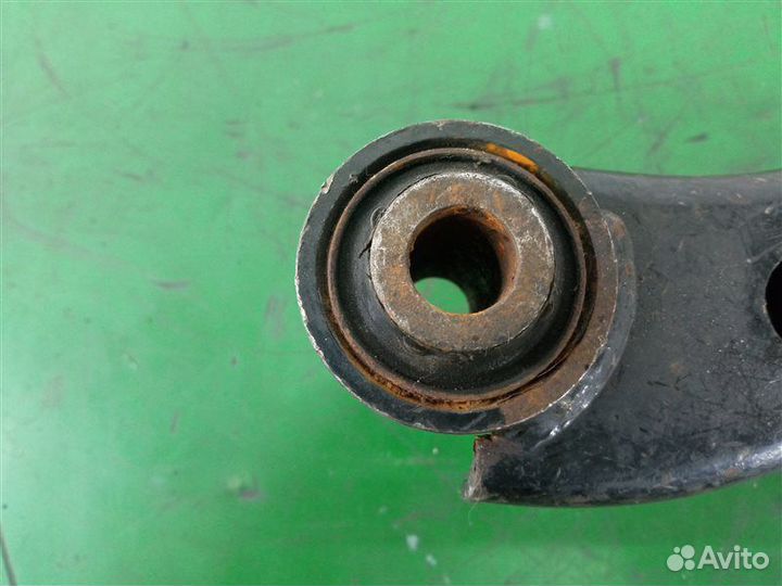 Рычаг подвески задний правый Nissan Juke YF15