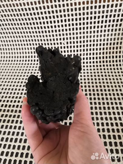 Кусок оплывшей резины Странная штука