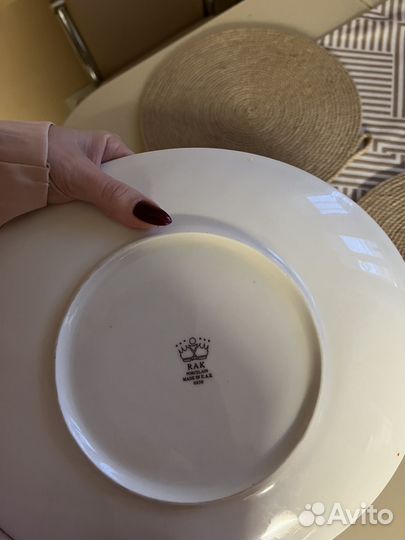 Фарфоровые тарелки