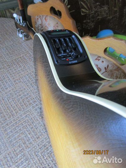 Гитара электроакустическая