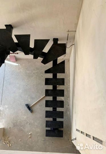 Лестница винтовая с монтажем