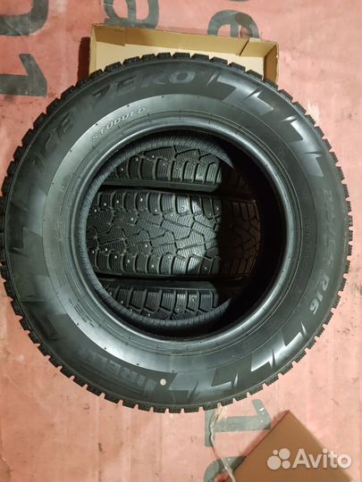 Pirelli Ice Zero 215/65 R16