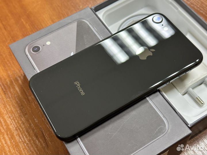 iPhone 8, 128 ГБ
