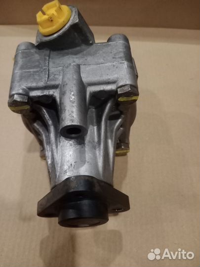 Насос гур Audi 100 c4