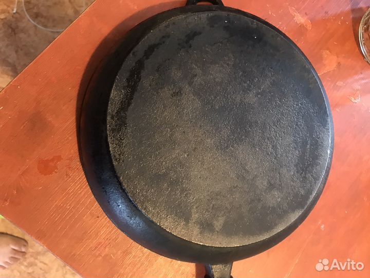 Чугунная сковорода