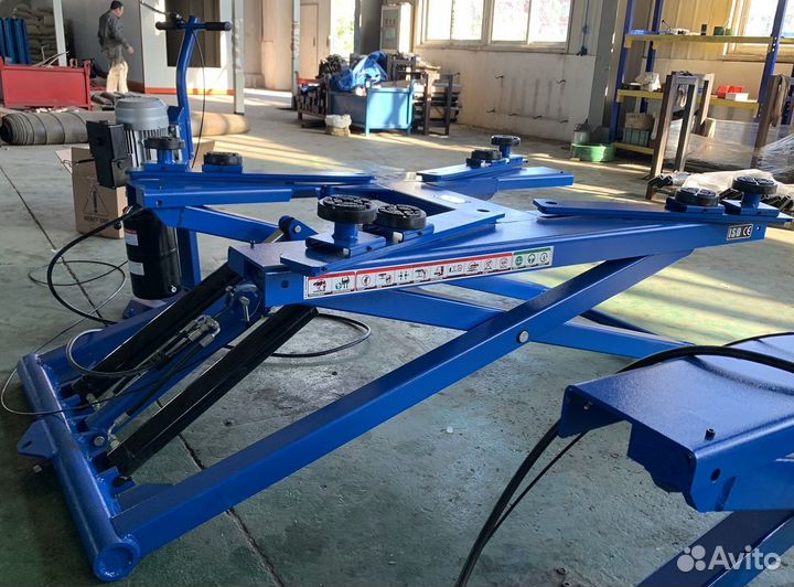 Подъемник ножничный шиномонтажный 2,7 т ES-27