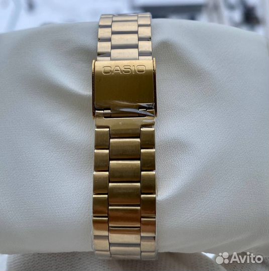 Часы casio quartz новые