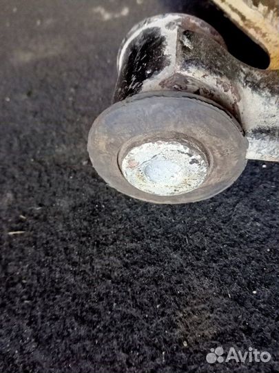 Рычаг подвески передний левый Opel Corsa D 2008