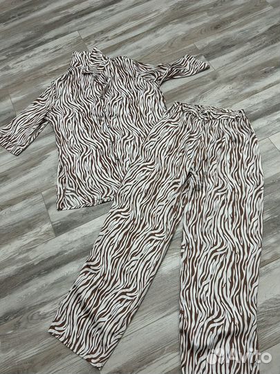 Костюм женский