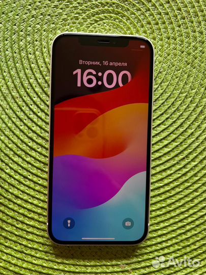 iPhone 12, 64 ГБ