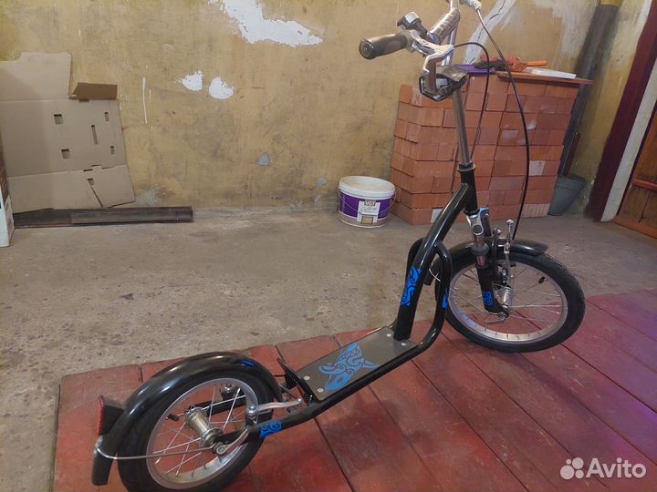 Батутный самокат