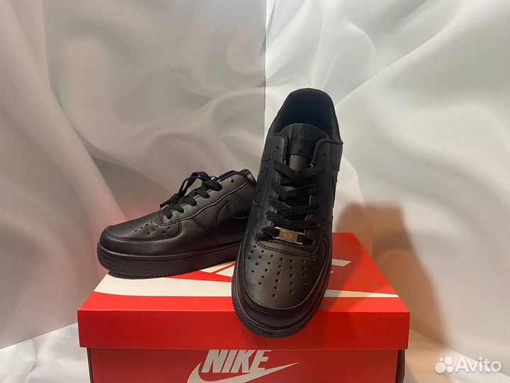 Кроссовки Nike air Force 1