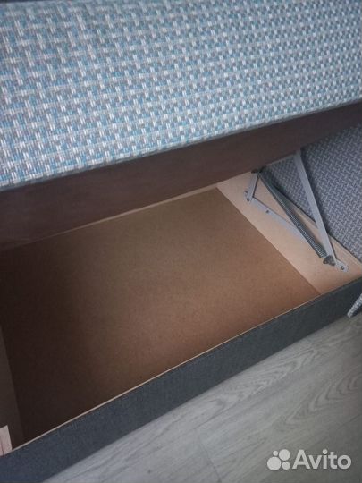 Диван односпальный бу