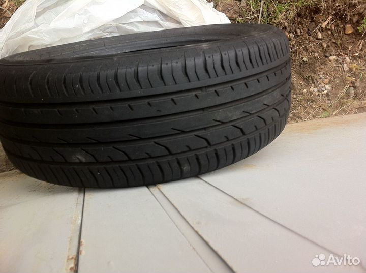 Continental ContiPremiumContact 2 215/55 R17 94V