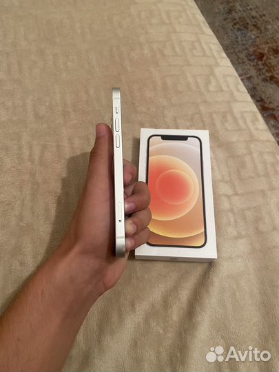 iPhone 12, 64 ГБ