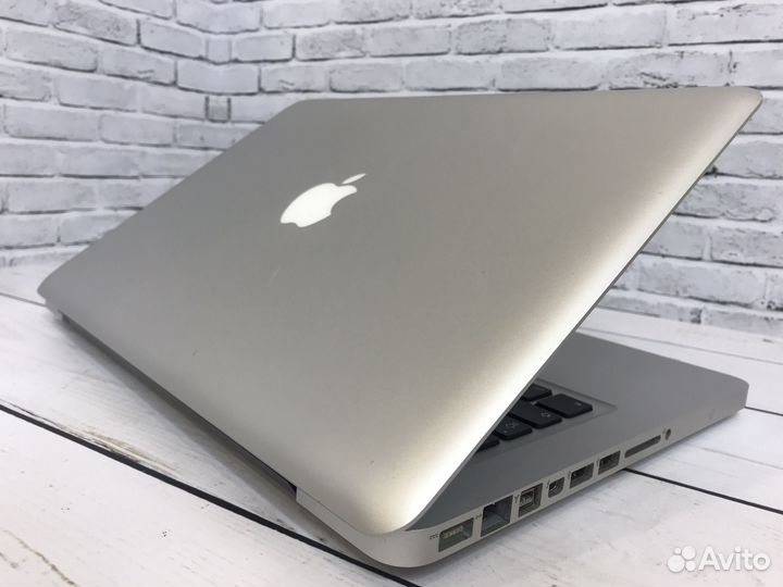 Ноутбук Apple MacBook Pro