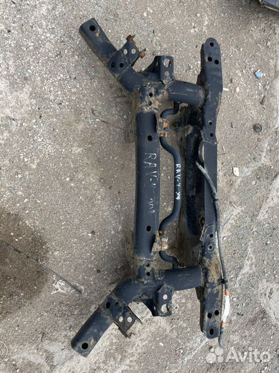 Задний подрамник toyota rav4 30 2006г