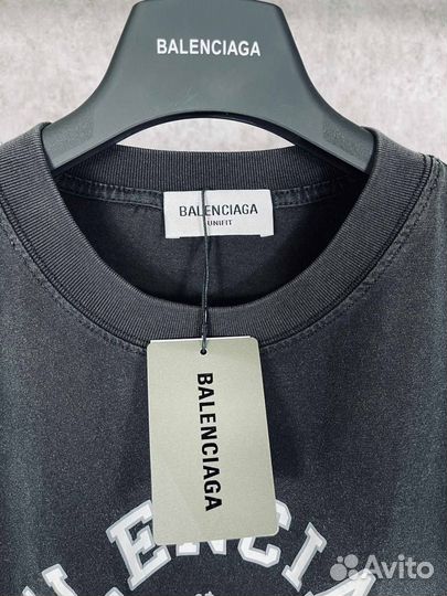 Balenciaga футболка топ 2025
