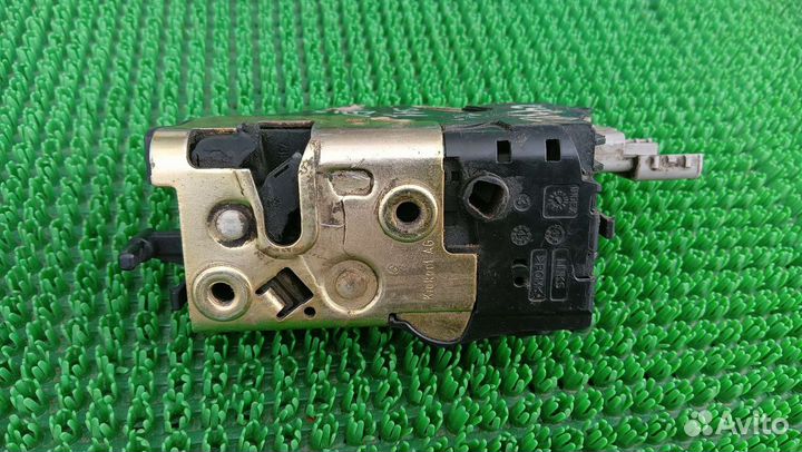 Замок двери Ситроен С4 задний