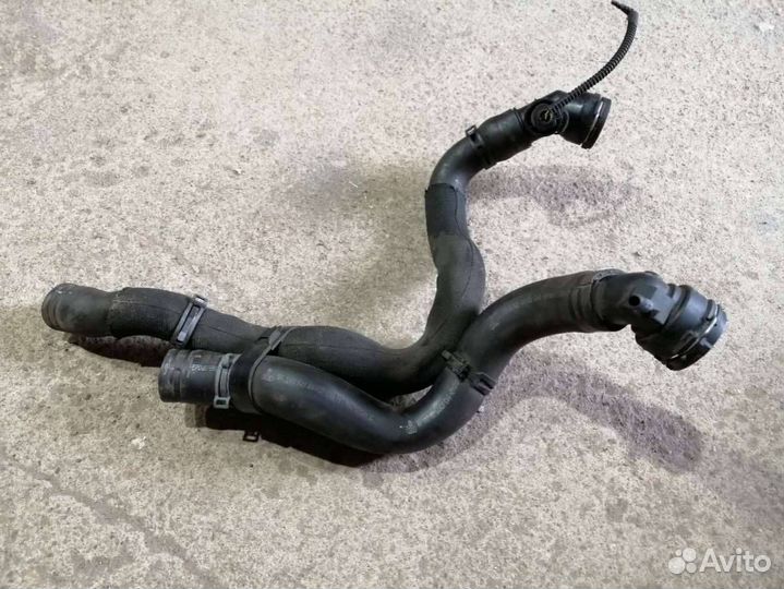 Патрубок охлаждения Skoda Yeti 2011 1K0121049CF