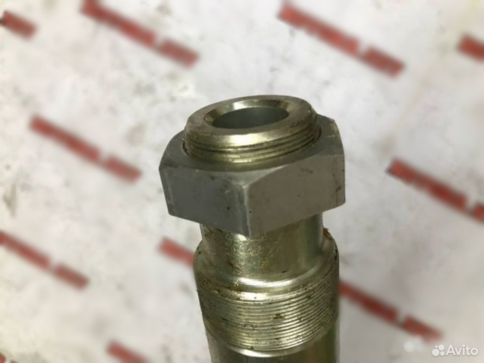 Suzuki DL1000 02-12 траверса нижняя