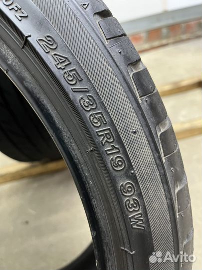 Dayton DT30 245/35 R19 93W