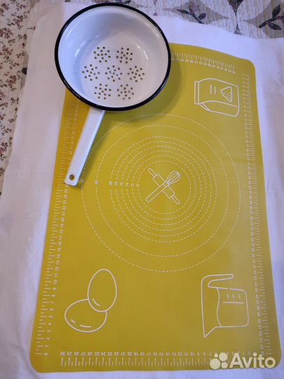 Силиконовый коврик д/раскатки теста, дуршлаг