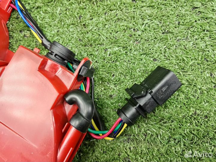 Фонарь в бампер правый Audi Q7 2006-2015 VAG