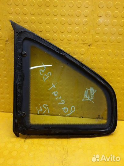 Стекло боковое заднее правое Volkswagen Passat B5