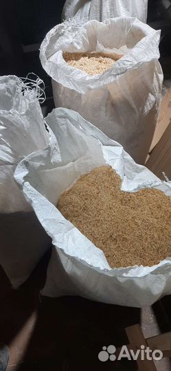Опилки в мешках