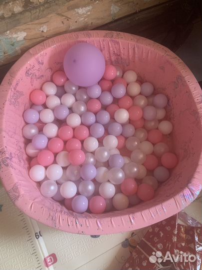 Сухой бассейн с шариками
