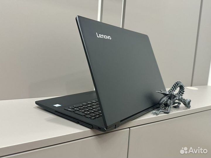 Lenovo i3 6gen/8gb/ssd 240/Intel hd