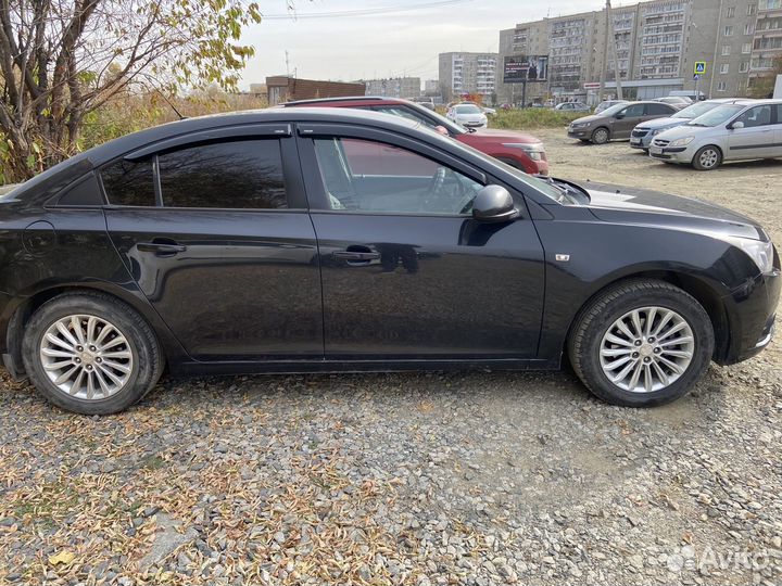 Chevrolet Cruze 1.8 AT, 2010, 227 800 км