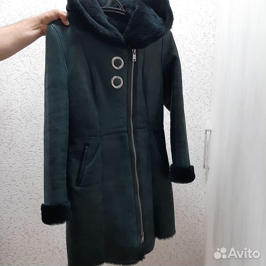 Дубленка женская с капюшоном 44