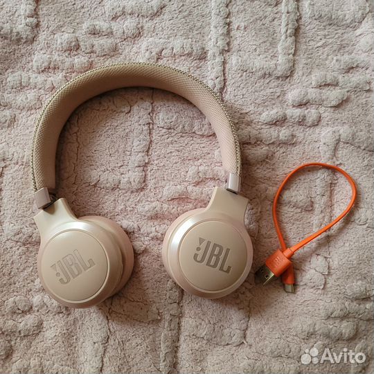 Беспроводные наушники JBL live460