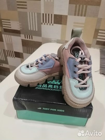 Кроссовки, ботинки для девочки