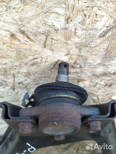 Рычаг Mitsubishi Pajero 4 передний верхний правый