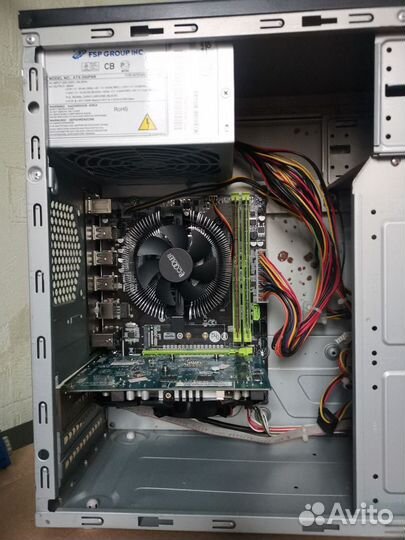 Core i7 (Xeon E5-2650 v2) 32 GB GTX 460 1GB