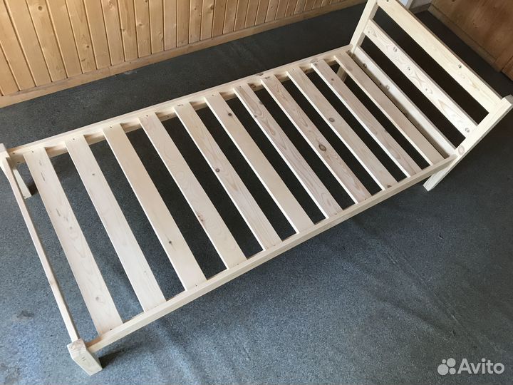 Кровати односпальные и двуспальные из сосны новые