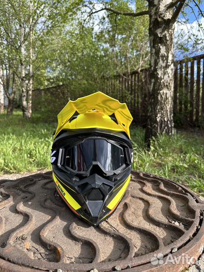 Шлем кроссовый