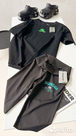 Костюм с шортами женский Balenciaga