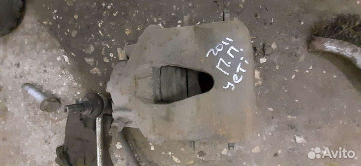 Супорта передние Skoda Yeti 2011