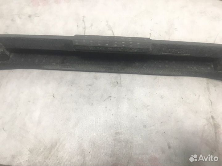 Абсорбер переднего бампера передний Toyota Land