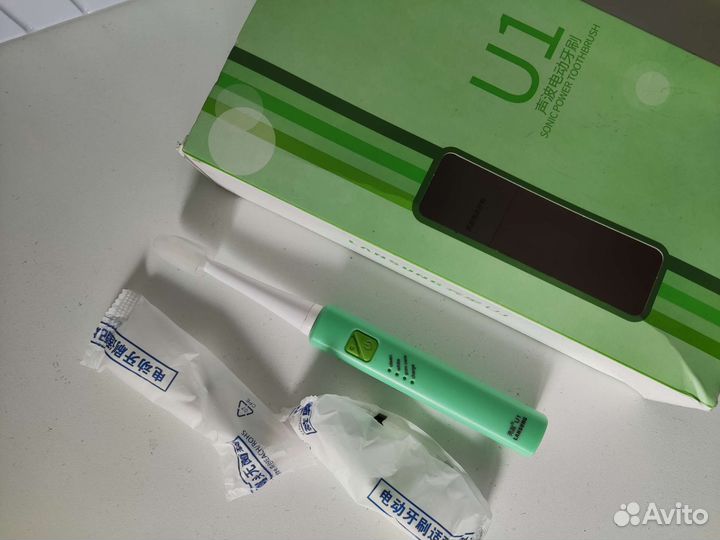 Звуковая электрическая зубная щётка