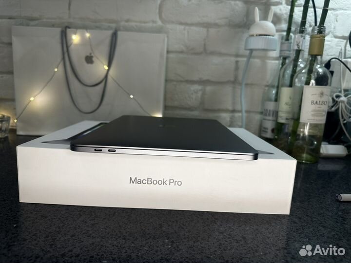 MacBook Pro 13 2022 М2/16 GB/512 SSD/90ц/Идеал