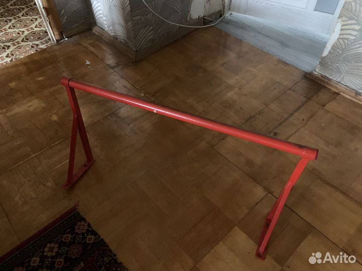 Турник настенный