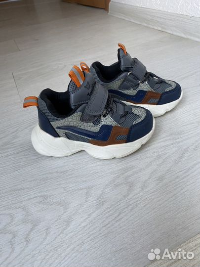 Кроссовки на мальчика 24 размер