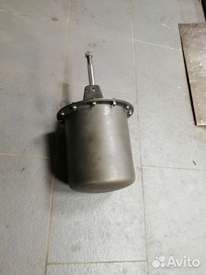 Цилиндр отжима борта шиномонтажного станка