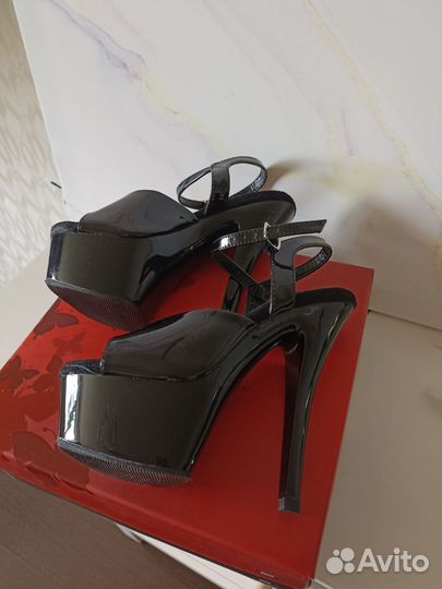 Стрипы pleaser 35