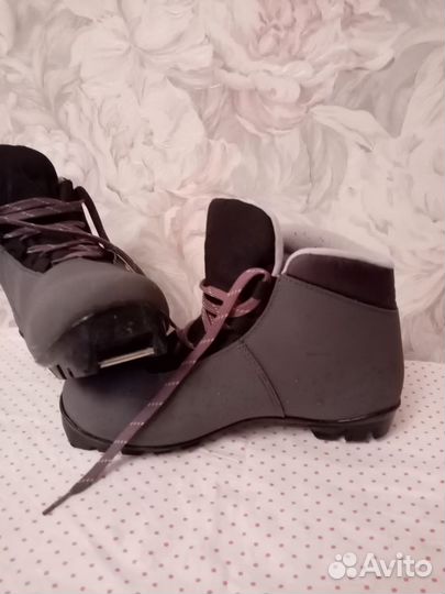 Лыжные ботинки